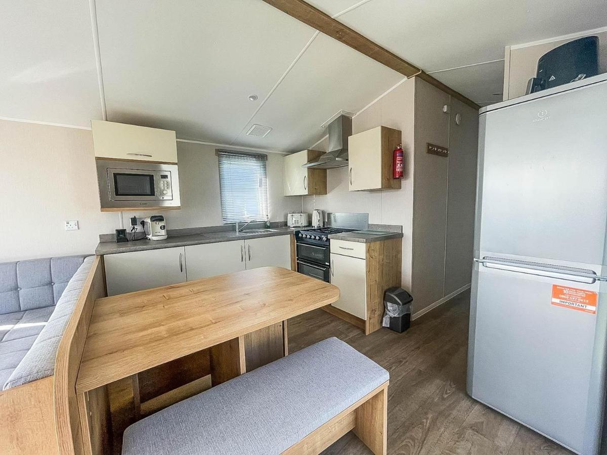 Lovely 8 Berth Caravan For Hire At Barmston Beach Holiday Park Ref 62002O Hotel Lund Bagian luar foto