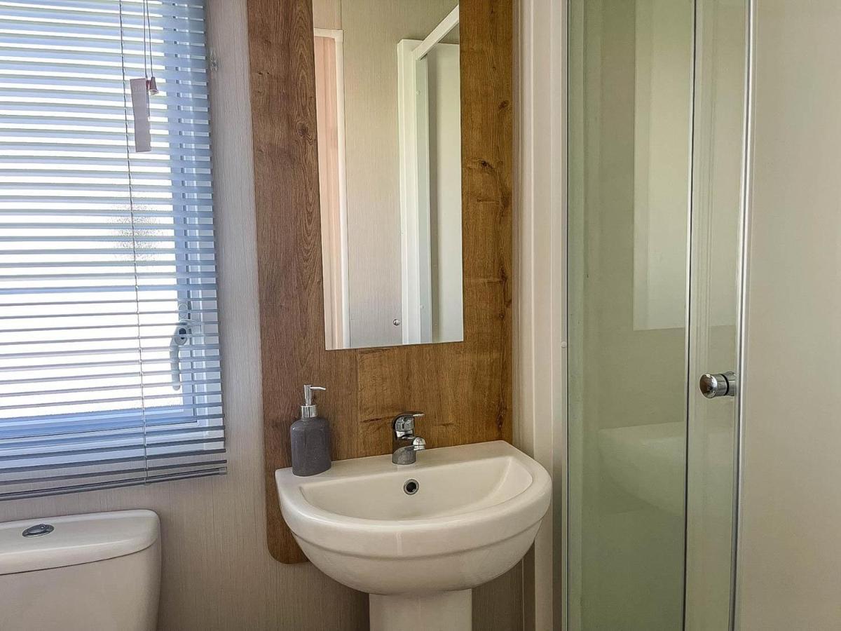 Lovely 8 Berth Caravan For Hire At Barmston Beach Holiday Park Ref 62002O Hotel Lund Bagian luar foto